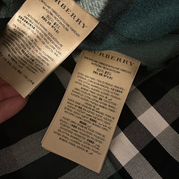 Burberry Sandringham Trench coat with removable fur collar in dark olive green - Picture 12 of 17